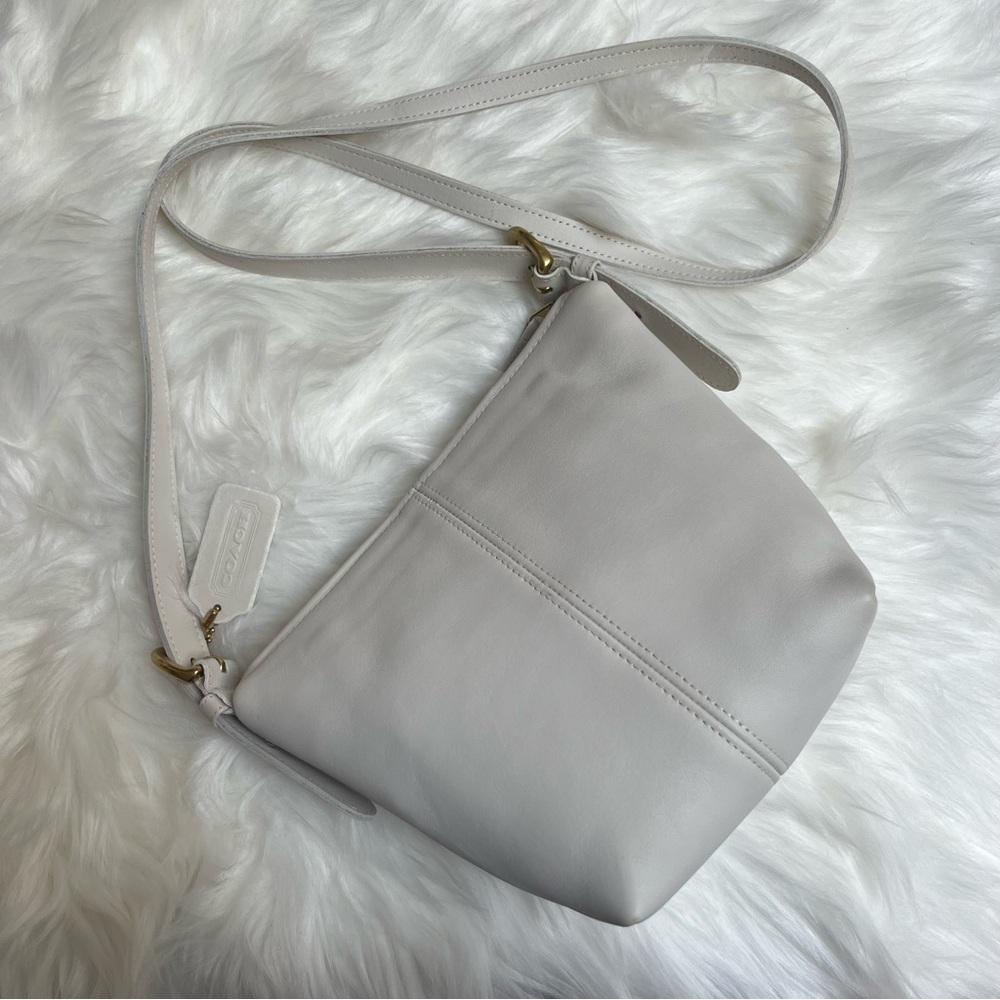 Vintage Coach Macdougal Zip in White 4130
Crossbody Shoulder Bag Leather